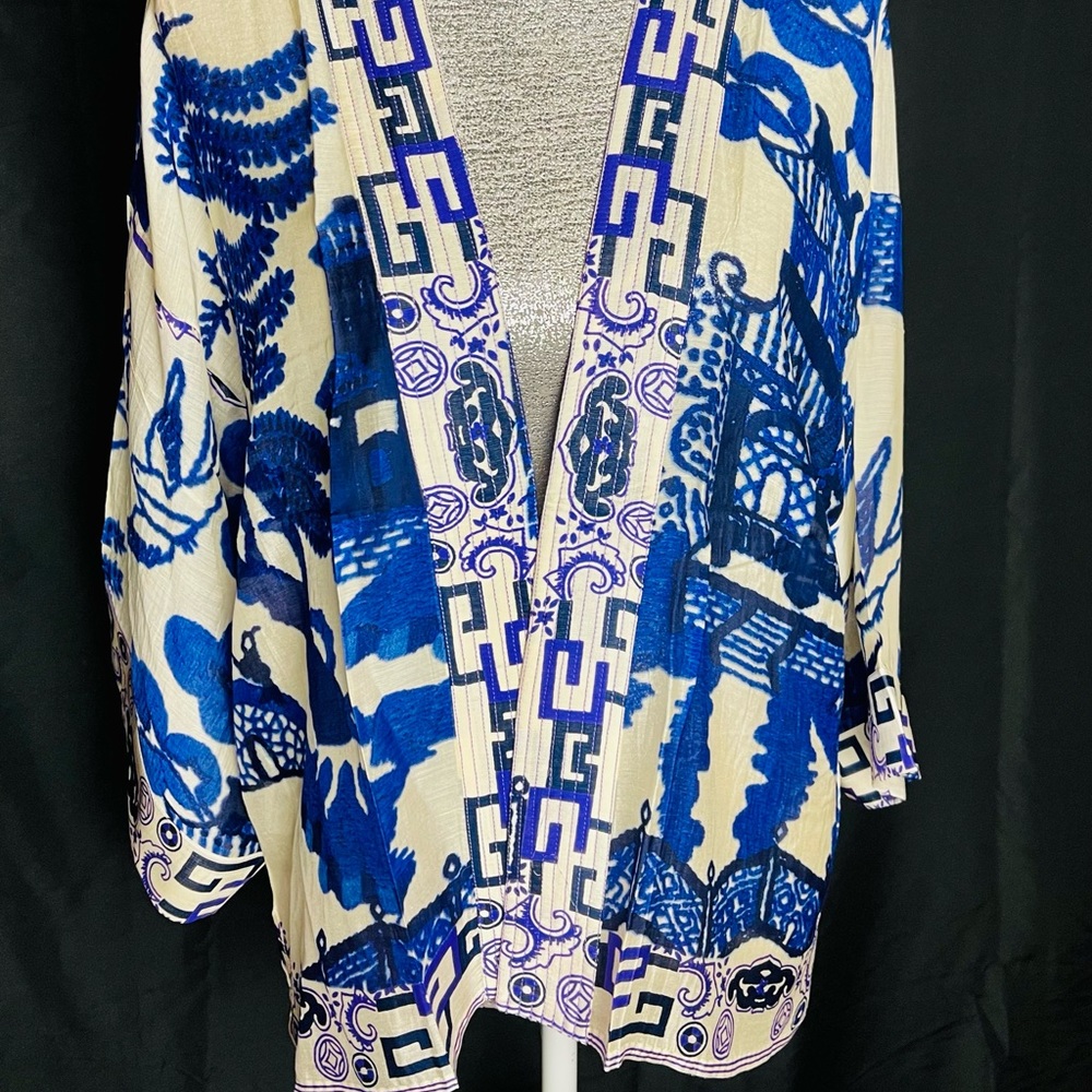 Gorgeous Lux Kimono Brand New with tags!